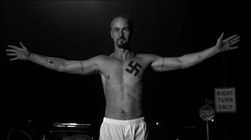 "Derek, el neonazi que perdió su ideología"